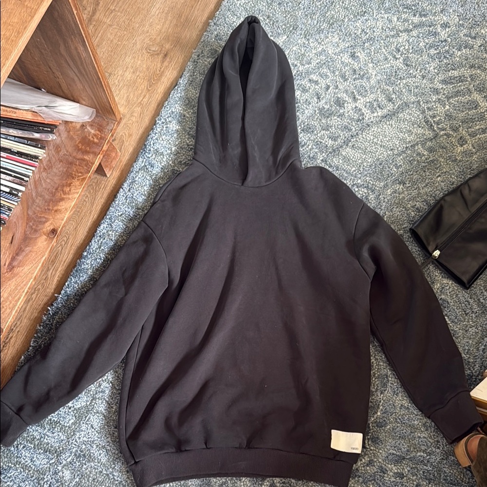 Vuori Black Sweatshirt Classic Athleisure Design